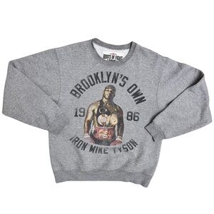 Roots Of Fight Gray Crewneck Sweatshirt SZ Med
Mike Tyson Boxing Bloodlines GUC